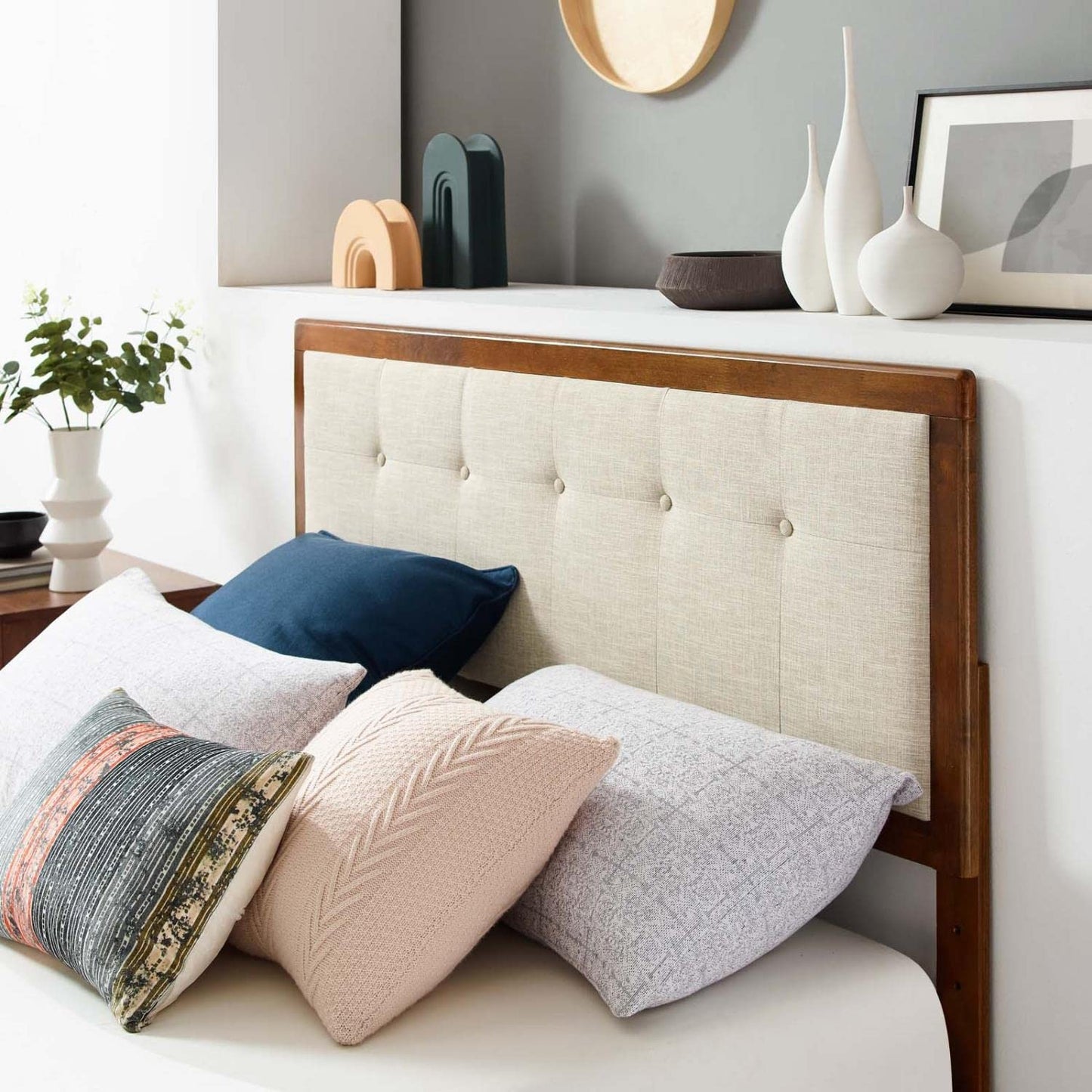 Bed | CasaFoyer Willow Tufted Wood Queen Platform Bed | Contemporary Charm | Natural Beauty | Upholstered Headboard | Button Tufted Design | Durable Construction | Wood Slat Support System | No Box Spring Needed | Assembly Required | 601 lbs Weight Capacity | casafoyer.myshopify.com