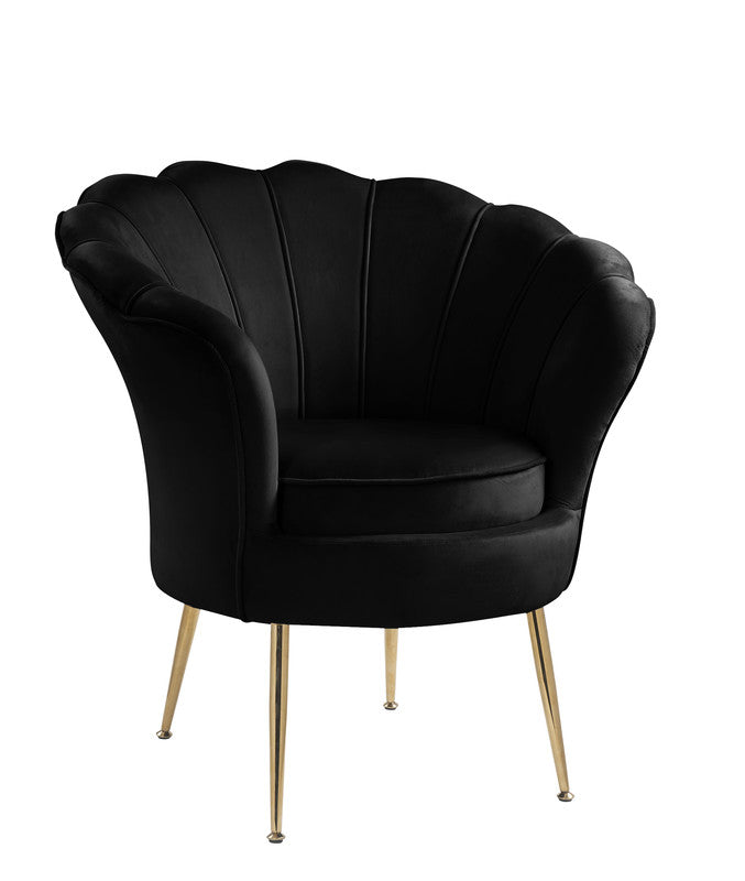 CasaFoyer "Angelina Velvet Accent Chair - Contemporary Design with Seashell Edges, Vertical Tufting, and Gold Legs - Enhance Your Living Space with Elegance"