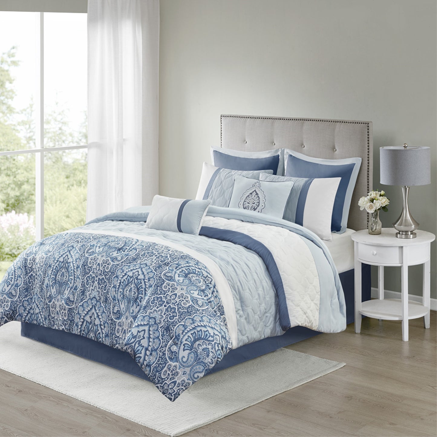 CasaFoyer 8 Piece Comforter Set - Elegant Blue and White Damask Print - Hypoallergenic - Machine Washable - Queen Size