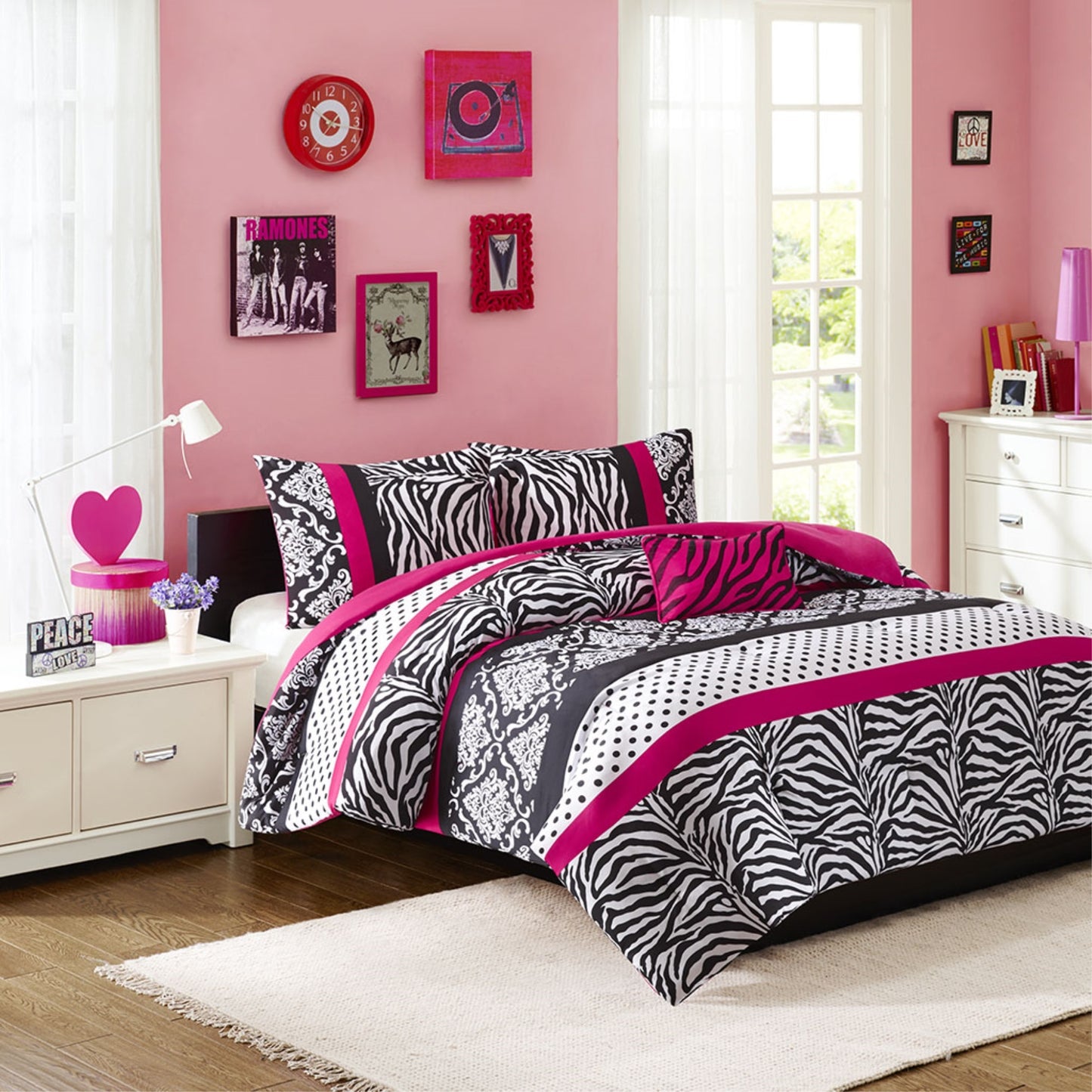 CasaFoyer Vibrant and Energetic Damask Comforter Set with Zebra Prints - Black, White, and Pink - Twin/TwinXL Size - Includes 2 Shams and Decorative Pillow - Antimicrobial Treatment - Wrinkle-Free Packaging