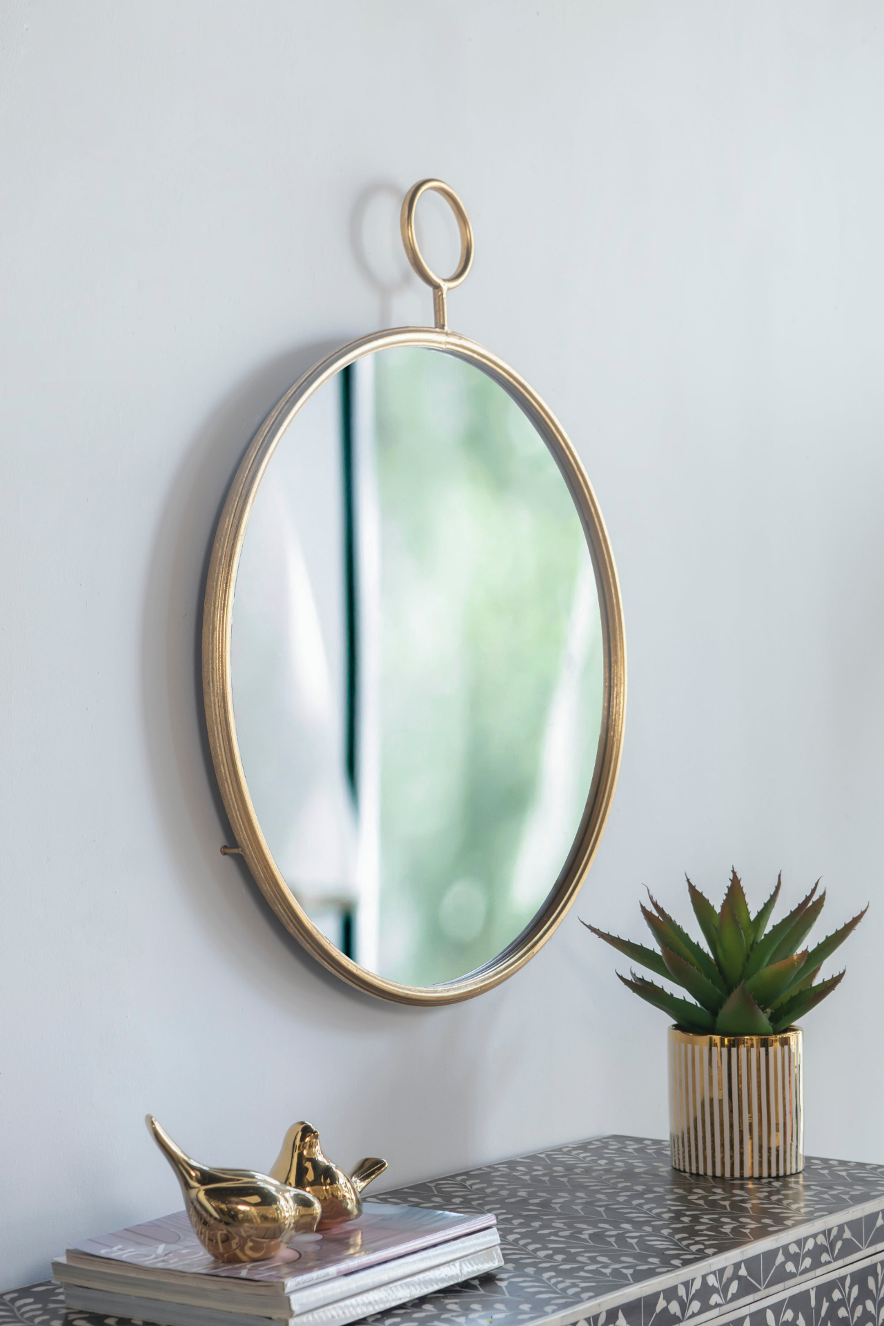 Wall mirror | Circle Wall Mirror with Gold Metal Frame, Accent Mirror for Living Room, Entryway, Office | casafoyer.myshopify.com