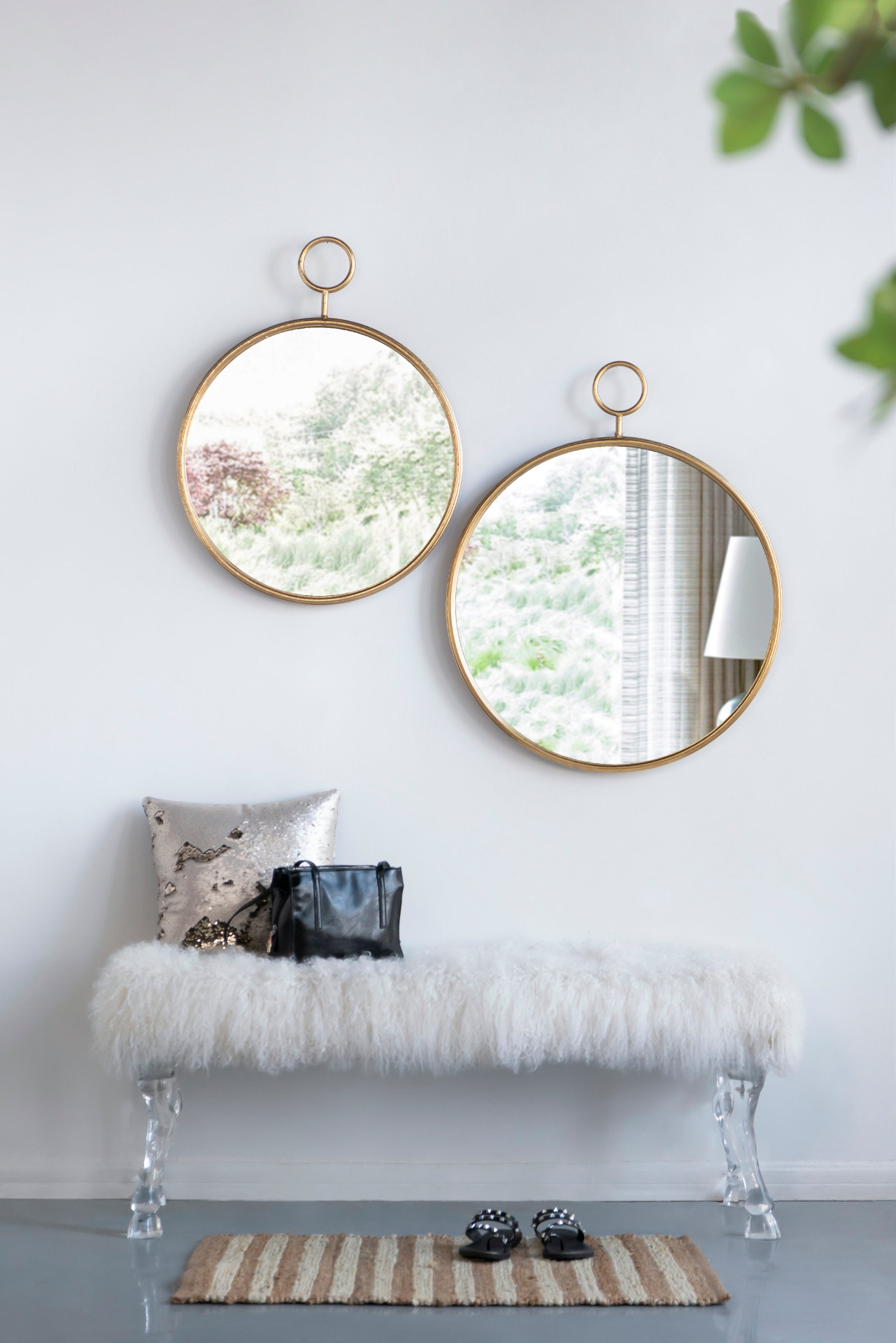 Wall mirror | Circle Wall Mirror with Gold Metal Frame, Accent Mirror for Living Room, Entryway, Office | casafoyer.myshopify.com