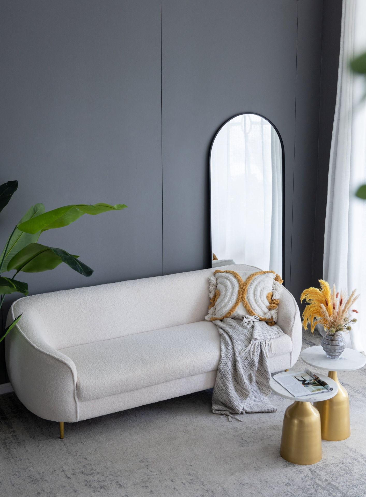 Wall mirror | Celine Black Arch Body Mirror | casafoyer.myshopify.com