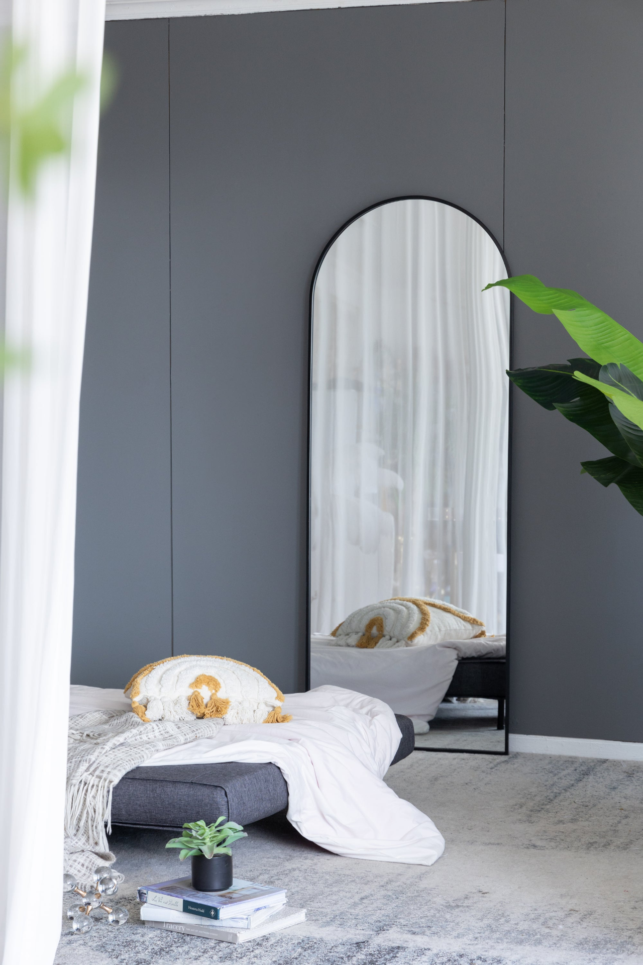 Wall mirror | Celine Black Arch Body Mirror | casafoyer.myshopify.com