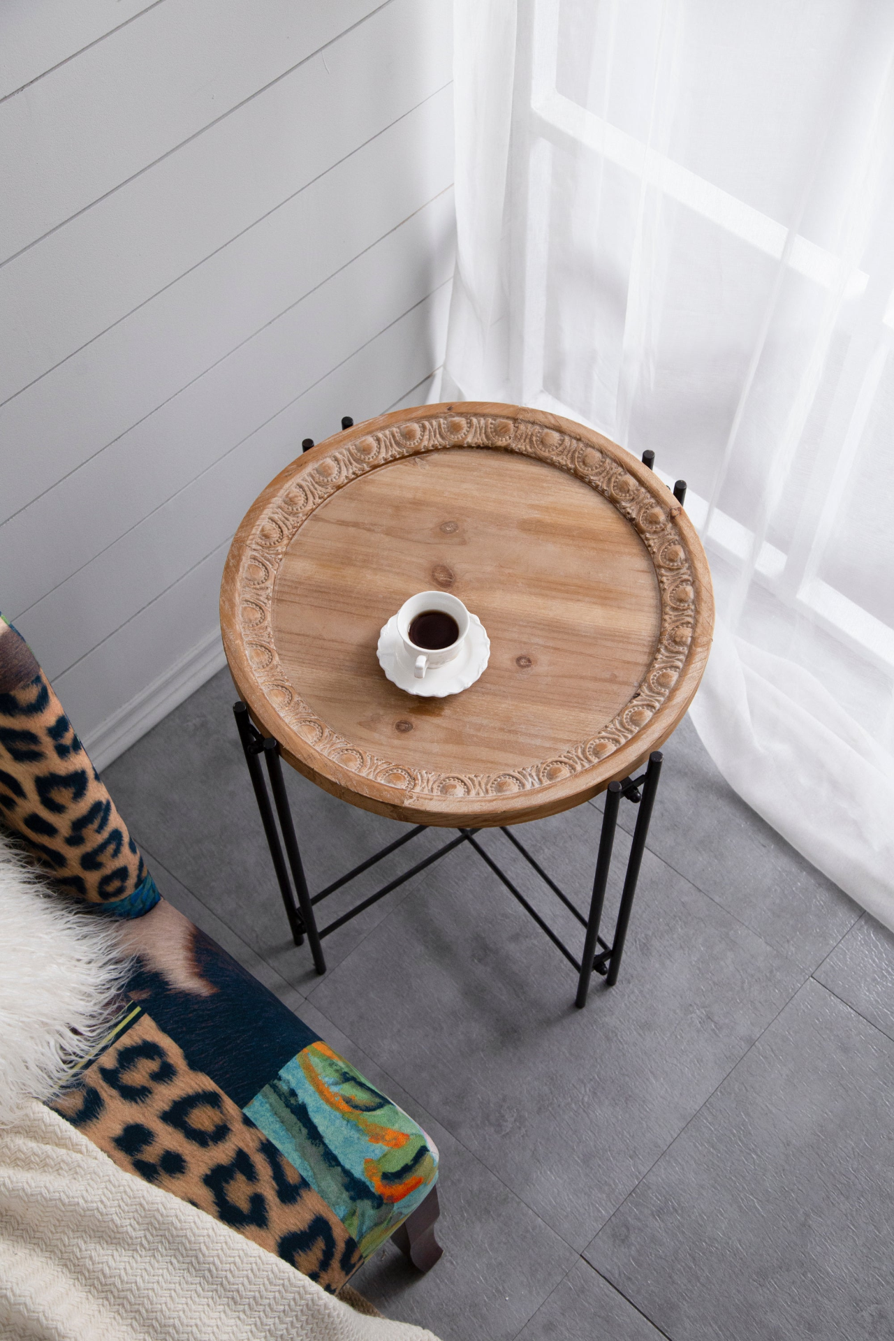 Table Decor | Round Side Table With Wood Top, End Table for Living Room Bedroom | casafoyer.myshopify.com