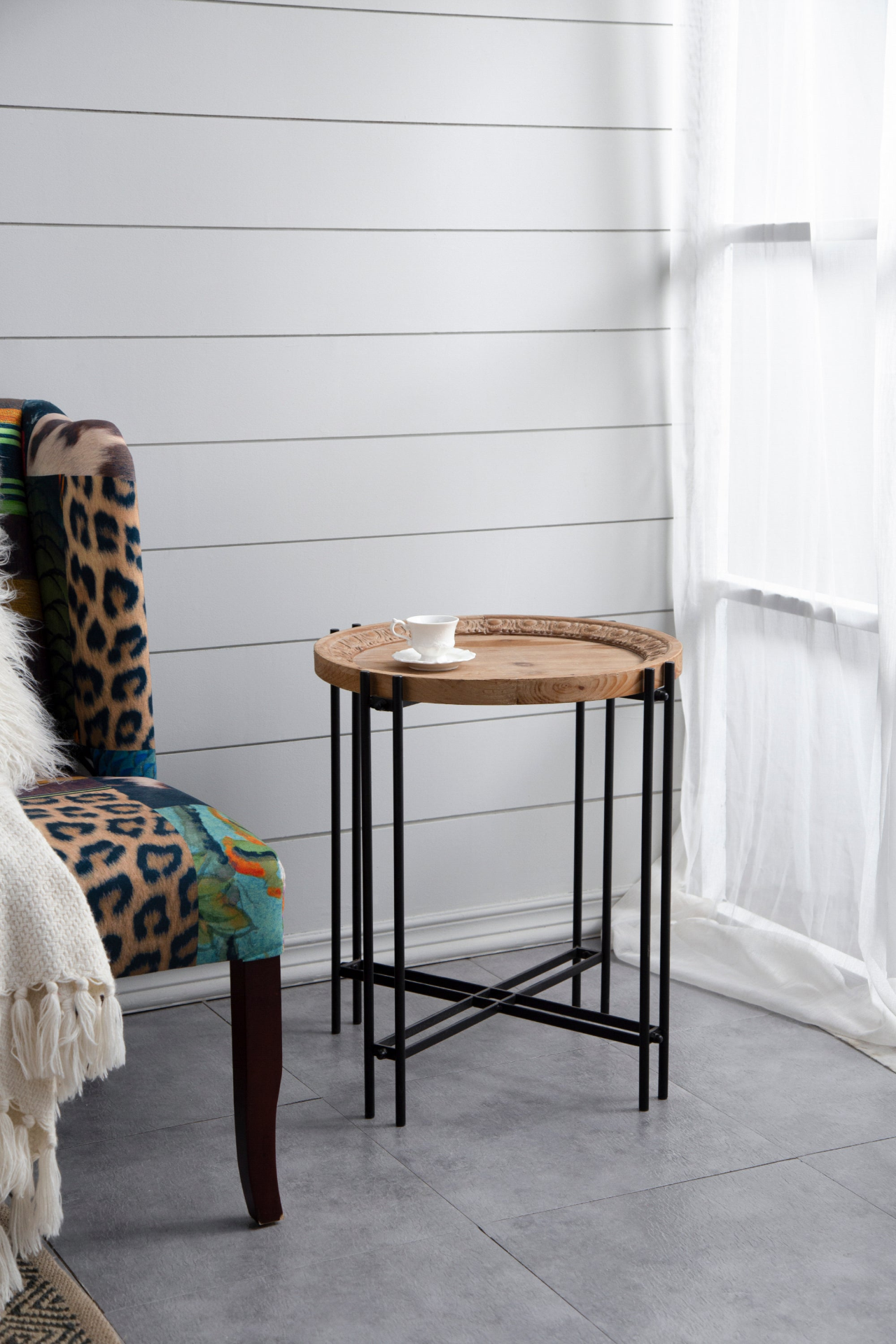 Table Decor | Round Side Table With Wood Top, End Table for Living Room Bedroom | casafoyer.myshopify.com