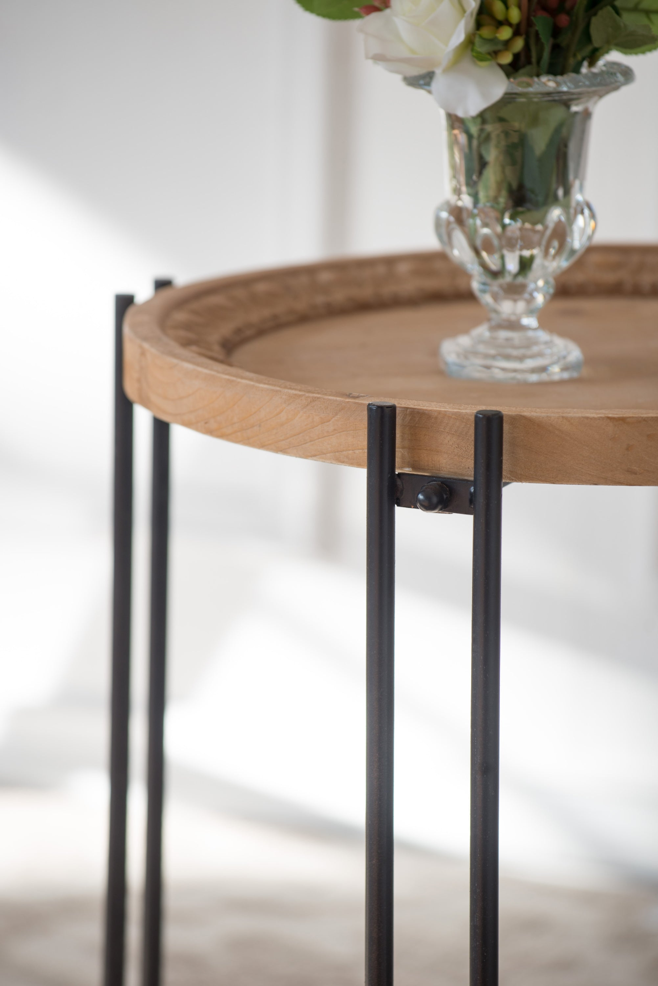 Table Decor | Round Side Table With Wood Top, End Table for Living Room Bedroom | casafoyer.myshopify.com