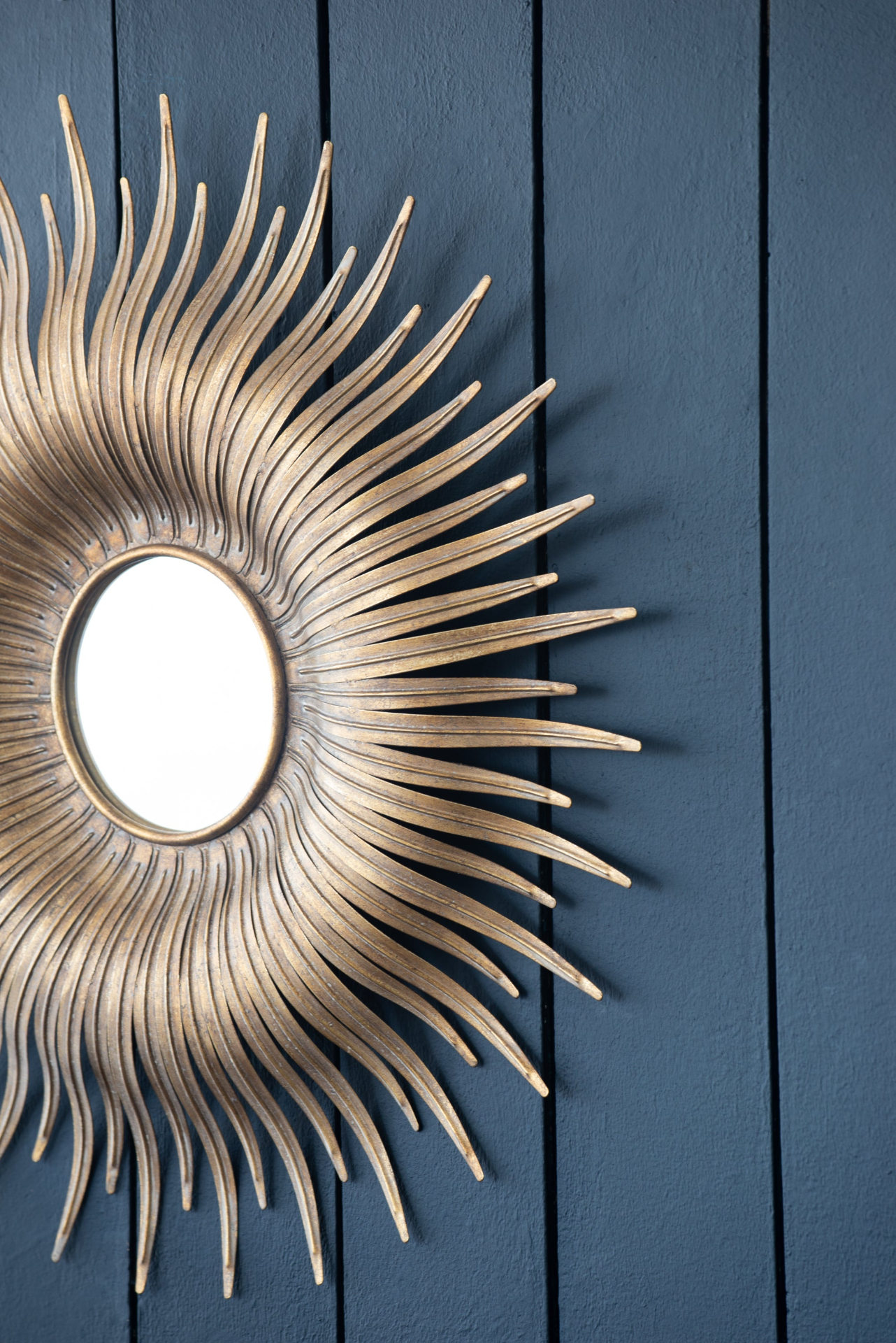 [product_type] | 28.3" Retro Design Gold Sunburst Metal Wall Mirror - Decorative Mirror for Bedroom, Dressing Room, Hallway or Living Space | casafoyer.myshopify.com