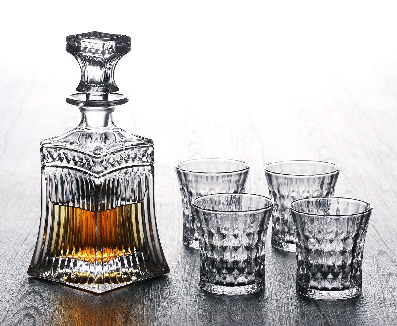 Whiskey Glass | CasaFoyer Lead-free crystal glass whiskey decanter & glass set | casafoyer.myshopify.com