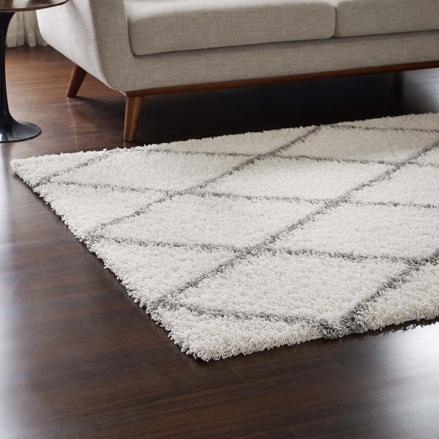 area rugs | CasaFoyer Toryn Diamond Lattice 5x8 Shag Area Rug | Elegant Design | Durable Polypropylene | Non-Shedding | Easy to Maintain | Ivory/Gray | casafoyer.myshopify.com