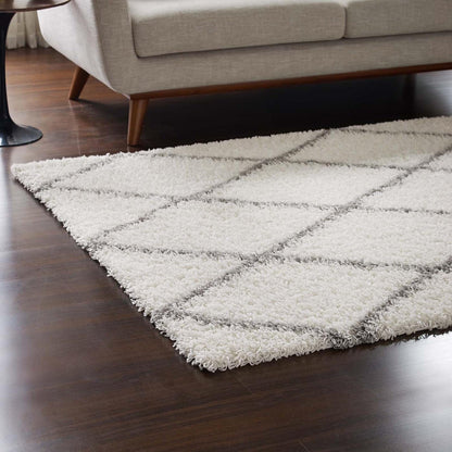 area rugs | CasaFoyer Toryn Diamond Lattice 5x8 Shag Area Rug | Elegant Design | Durable Polypropylene | Non-Shedding | Easy to Maintain | Ivory/Gray | casafoyer.myshopify.com
