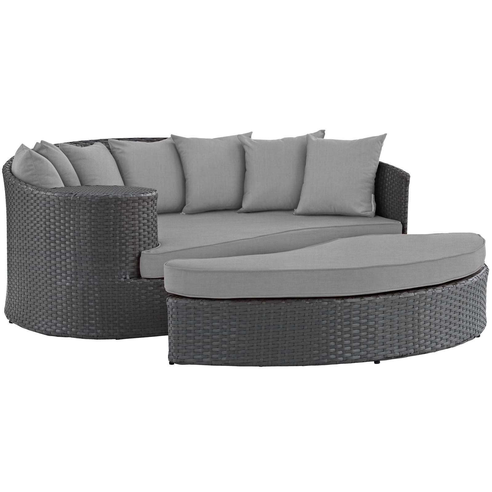 executive chairs | Sojourn Outdoor Patio Furniture Collection | Sectional Sofa Daybed | Sunbrella Cushions | Synthetic Rattan Weave | UV Protection | Aluminum Frame | casafoyer.myshopify.com