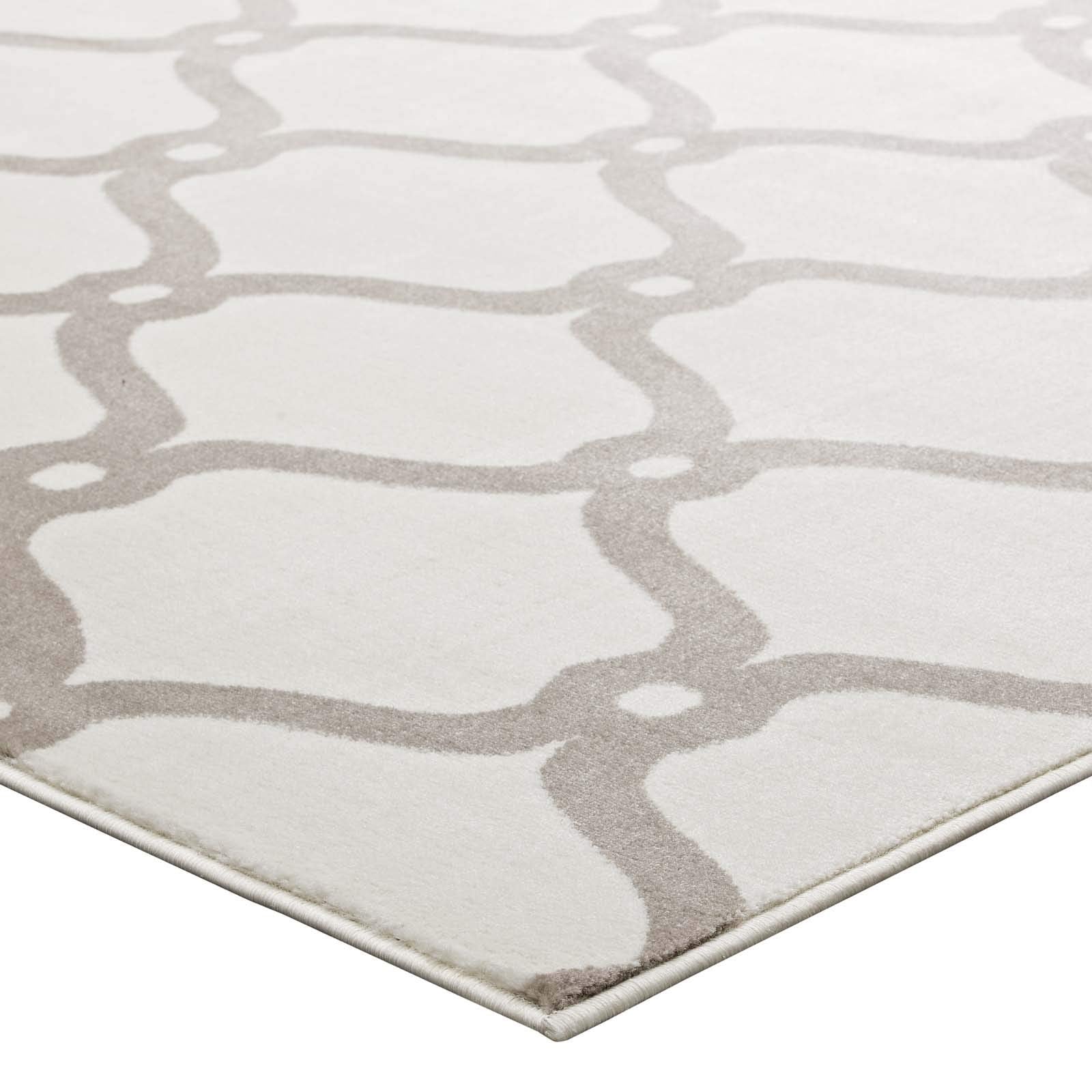 area rugs | CasaFoyer Beltara Chain Link Transitional Trellis Area Rug | Durable, Stain Resistant, Easy to Clean | 8x10 Beige/Ivory | casafoyer.myshopify.com