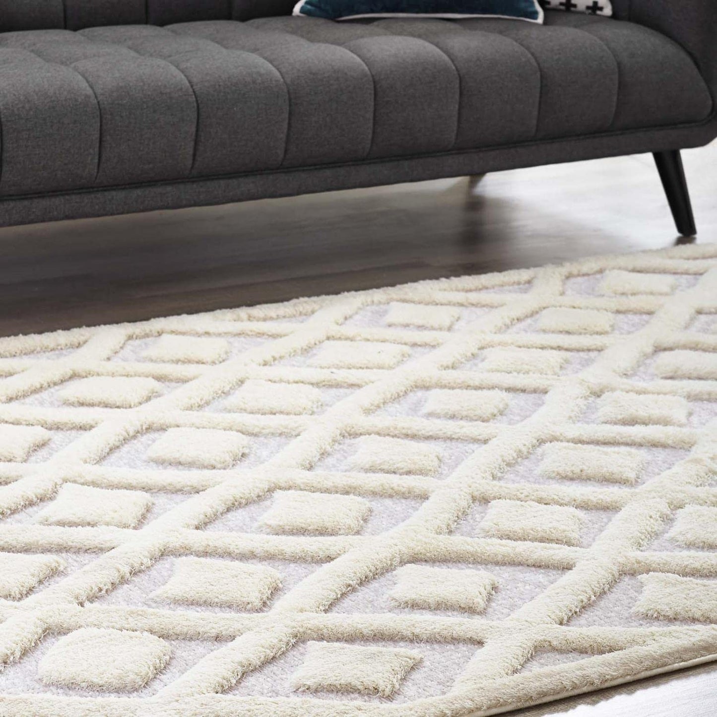 Carpet & Rugs | CasaFoyer Morsel Abstract Diamond Lattice Area Rug | Modern Design | Luxurious Polyester & Chenille Shag | Sturdy Jute Backing | 5x8 Ivory/Light Gray | casafoyer.myshopify.com