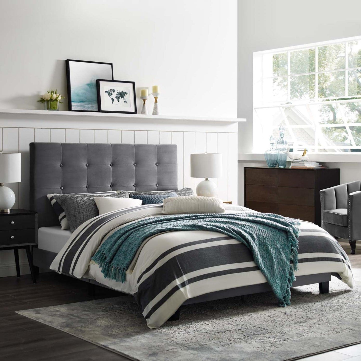 Bed | CasaFoyer Melanie King Platform Bed | Chic Design | Button Tufting | Stain-Resistant Velvet | Wood Frame | No Box Spring | Non-Marking Foot Caps | 800 lbs Capacity | casafoyer.myshopify.com