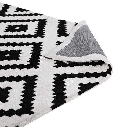 Carpet & Rugs | CasaFoyer Alika Abstract Diamond Trellis Area Rug | Modern Design | Luxurious Feel | Durable & Stain Resistant | 5x8 | Black & White | casafoyer.myshopify.com