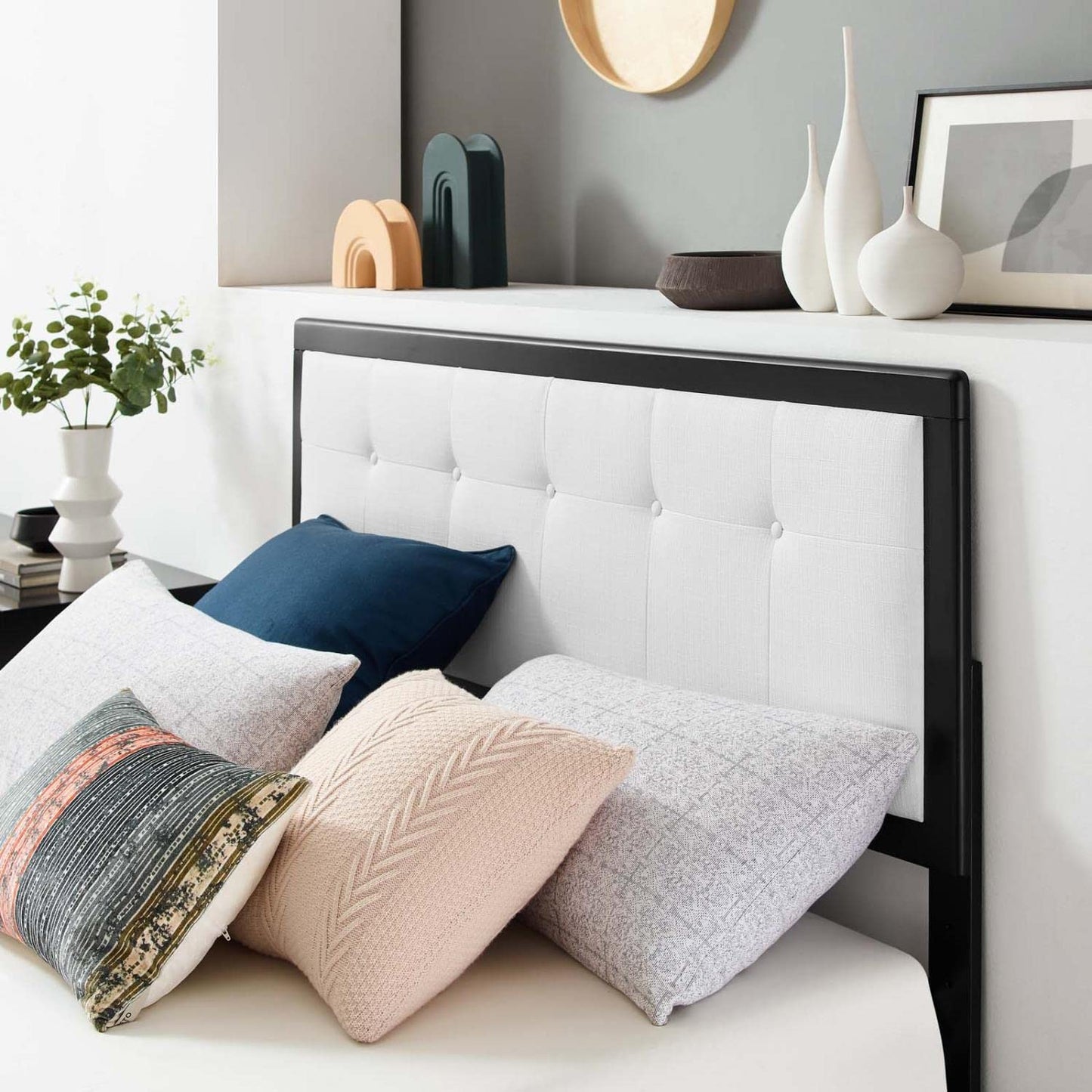Bed | CasaFoyer Willow Tufted Wood King Platform Bed | Contemporary Charm | Vintage Accents | Natural Beauty | Sturdy Wood Frame | No Box Spring Needed | Easy Assembly | 601 lbs Weight Capacity | casafoyer.myshopify.com