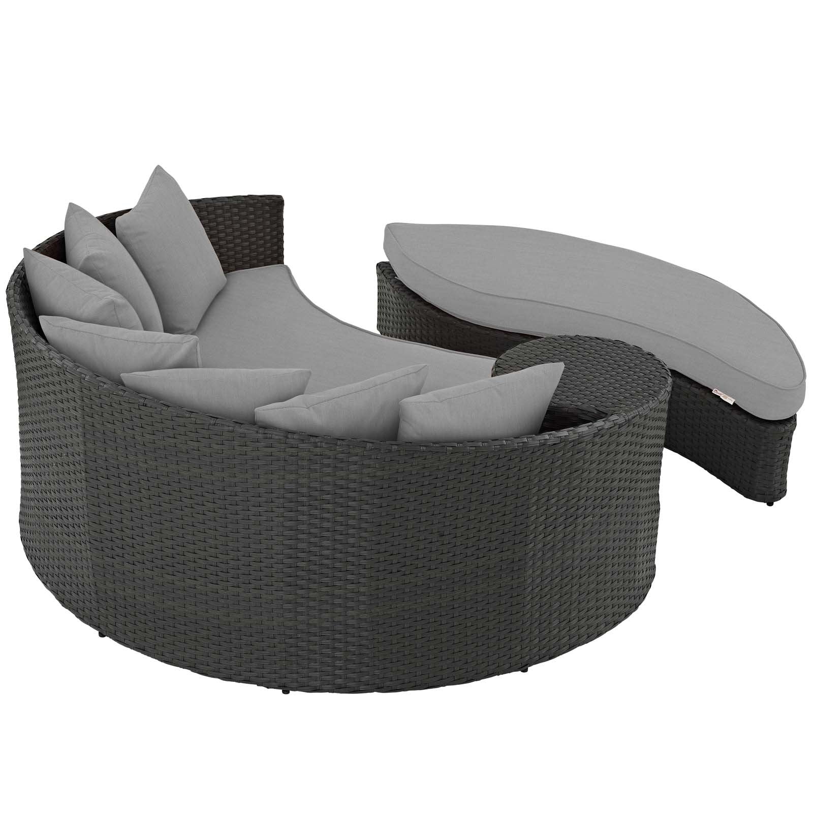 executive chairs | Sojourn Outdoor Patio Furniture Collection | Sectional Sofa Daybed | Sunbrella Cushions | Synthetic Rattan Weave | UV Protection | Aluminum Frame | casafoyer.myshopify.com