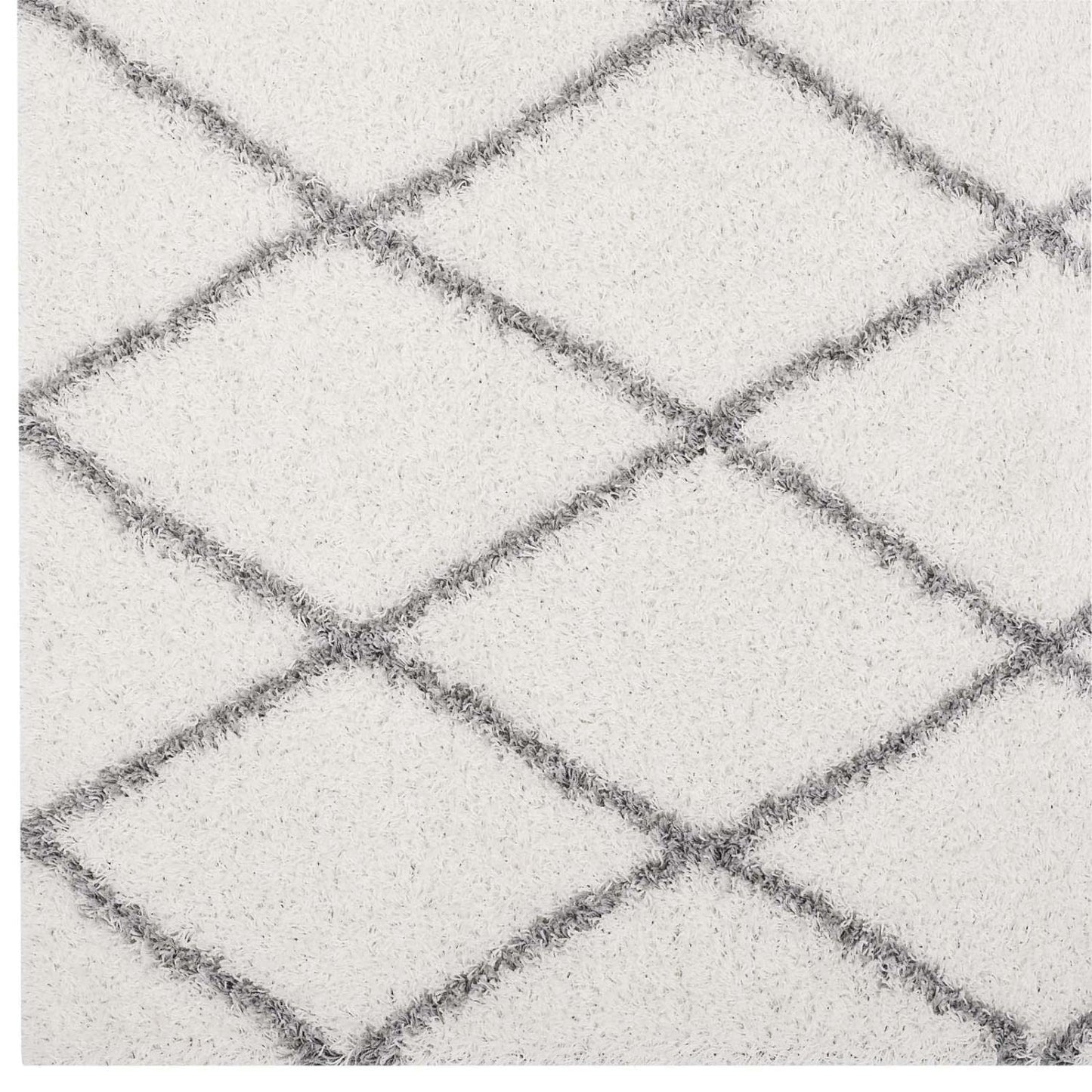 area rugs | CasaFoyer Toryn Diamond Lattice 5x8 Shag Area Rug | Elegant Design | Durable Polypropylene | Non-Shedding | Easy to Maintain | Ivory/Gray | casafoyer.myshopify.com