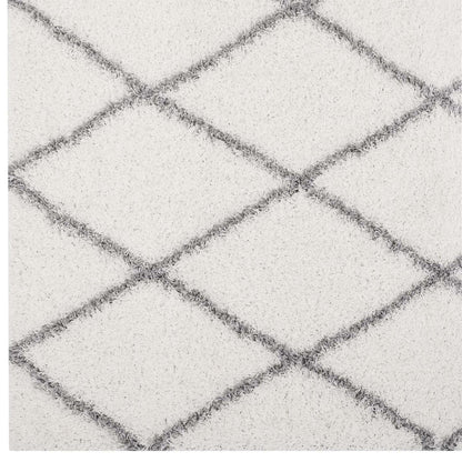 area rugs | CasaFoyer Toryn Diamond Lattice 5x8 Shag Area Rug | Elegant Design | Durable Polypropylene | Non-Shedding | Easy to Maintain | Ivory/Gray | casafoyer.myshopify.com