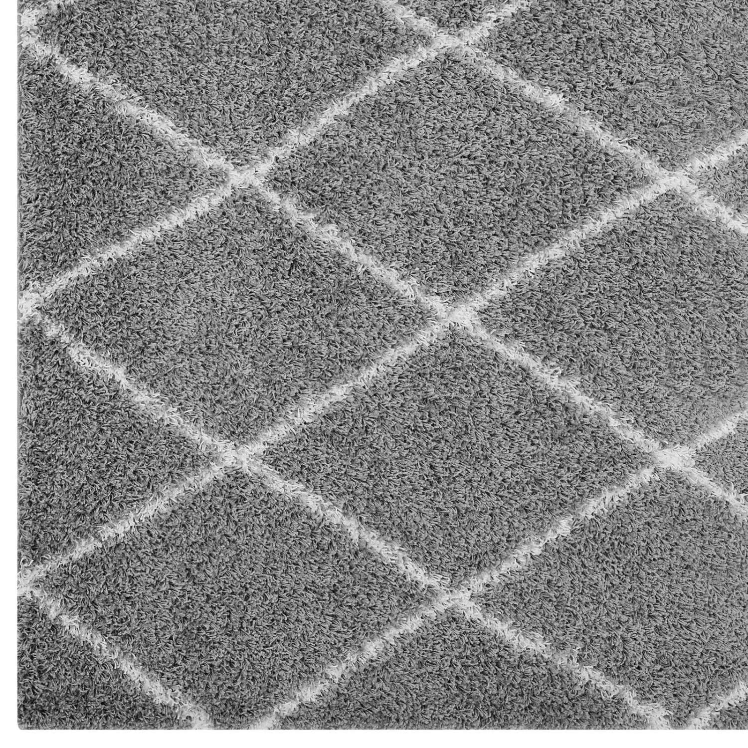 Carpet & Rugs | CasaFoyer Toryn Diamond Trellis Shag Area Rug | Durable Polypropylene | Elegant Lattice Design | Jute Bottom | Versatile & Long-lasting | 5x8 Size | Gray & Ivory | Non-Shedding | Easy to Clean & Maintain | casafoyer.myshopify.com