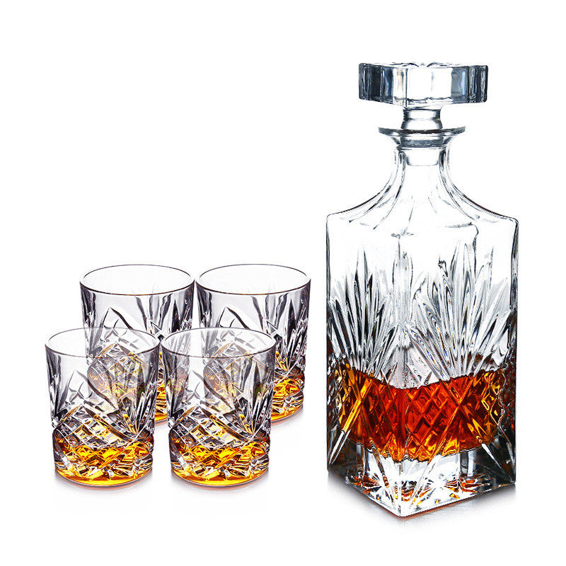 Whiskey Glass | CasaFoyer Lead-free crystal glass whiskey decanter & glass set | casafoyer.myshopify.com