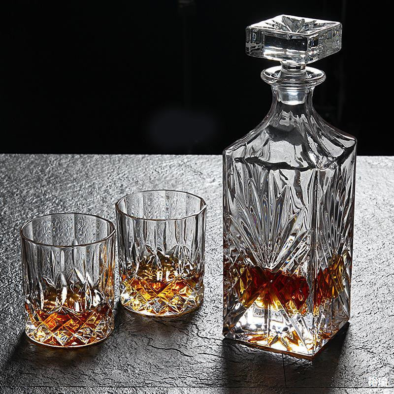 Whiskey glass | CasaFoyer Crystal Glass Whiskey decanter & 6 Pc Glass Set | casafoyer.myshopify.com