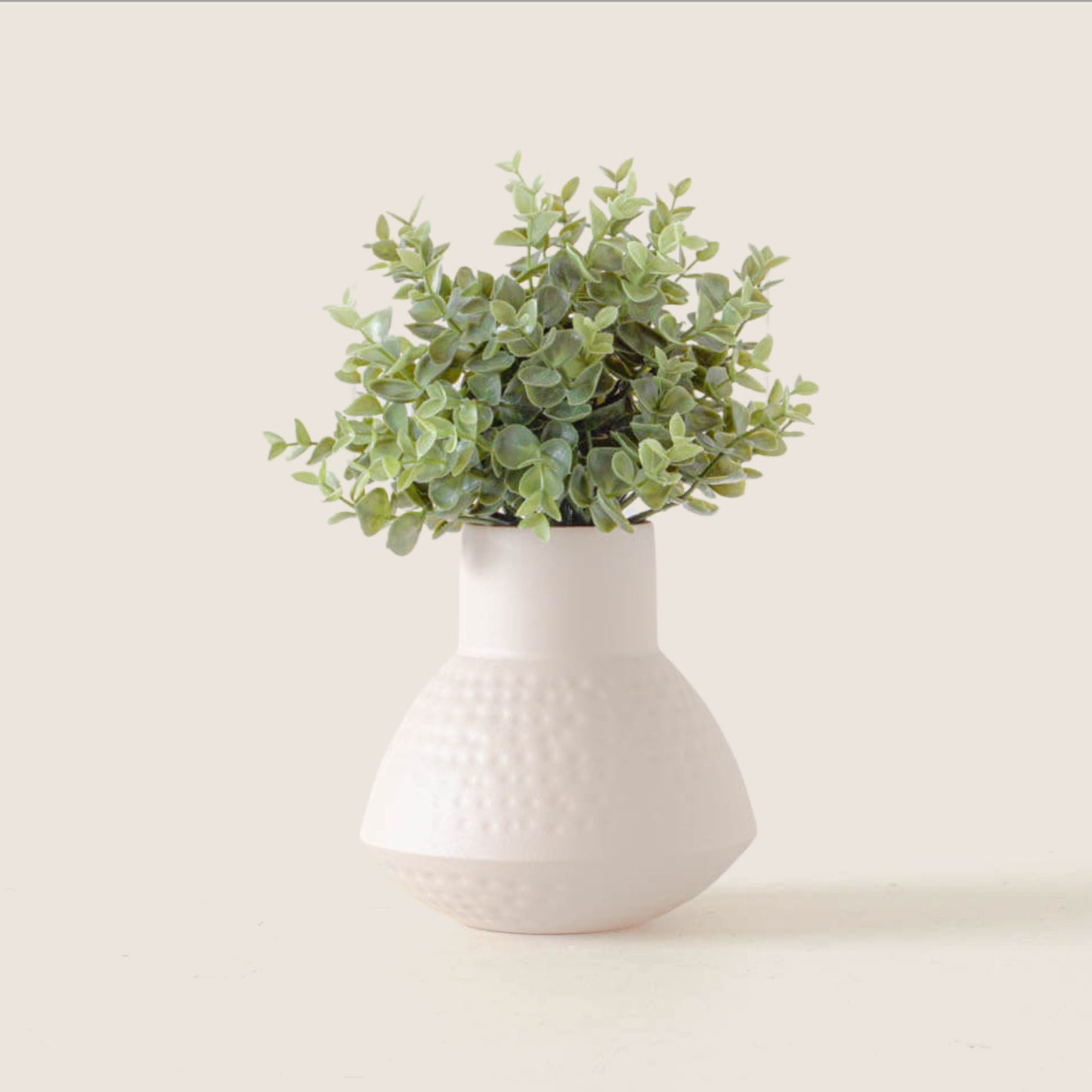 Vases, Kitchen & Dining Features | Durable and Stunning Vases | Meticulously Crafted Materials | Sleek Modern or Ornate Designs | Elevate Your Home Decor | (W) 15m x (H) 16cm x (D) 15cm | casafoyer.myshopify.com