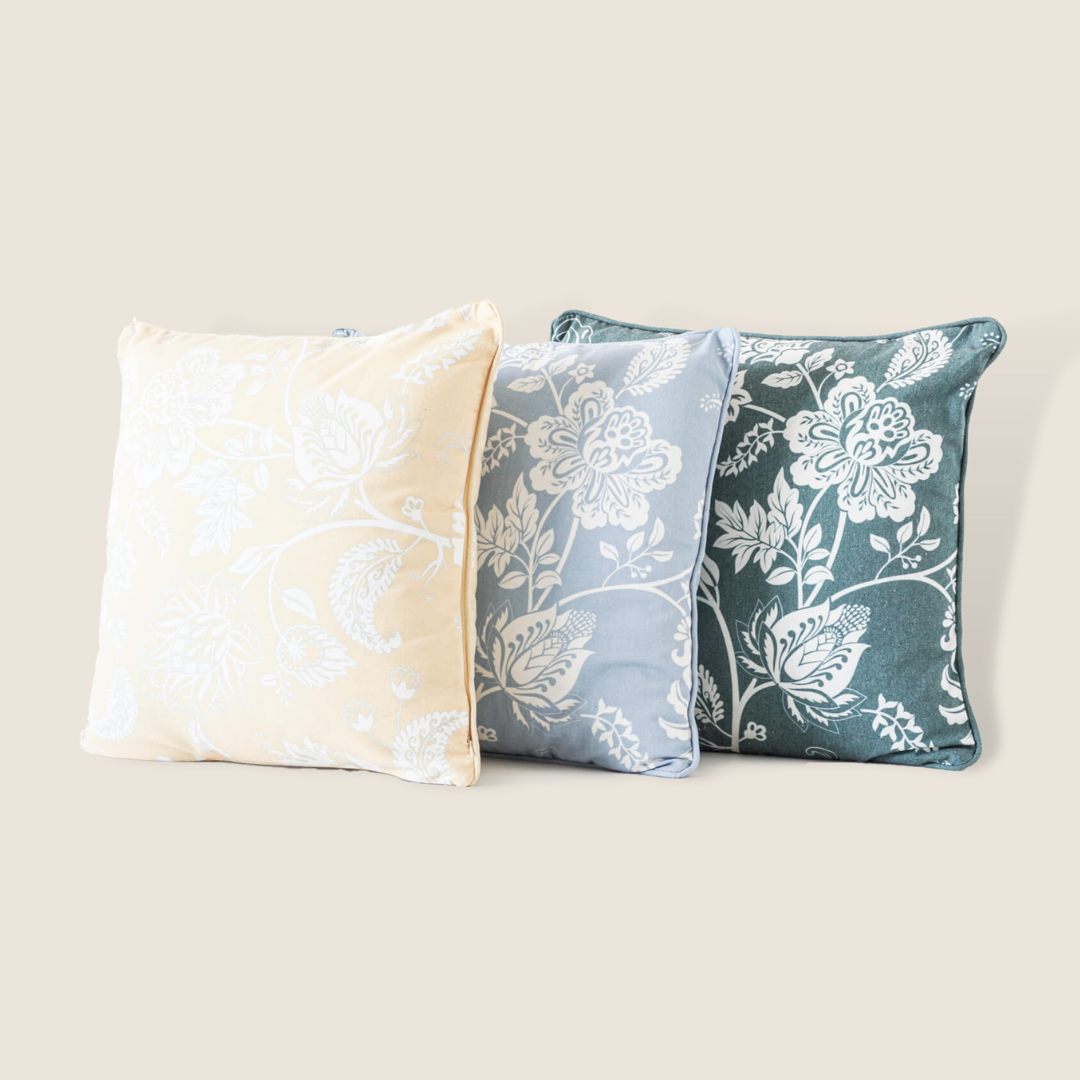Cushions | Plush Indoor Printed Cushions - Comfort, Warmth, and Style - Cozy and Inviting Ambiance Perfect for Reading Nook or Living Room - Pleasant Paisley Lemon Design - 45x45 Size | casafoyer.myshopify.com