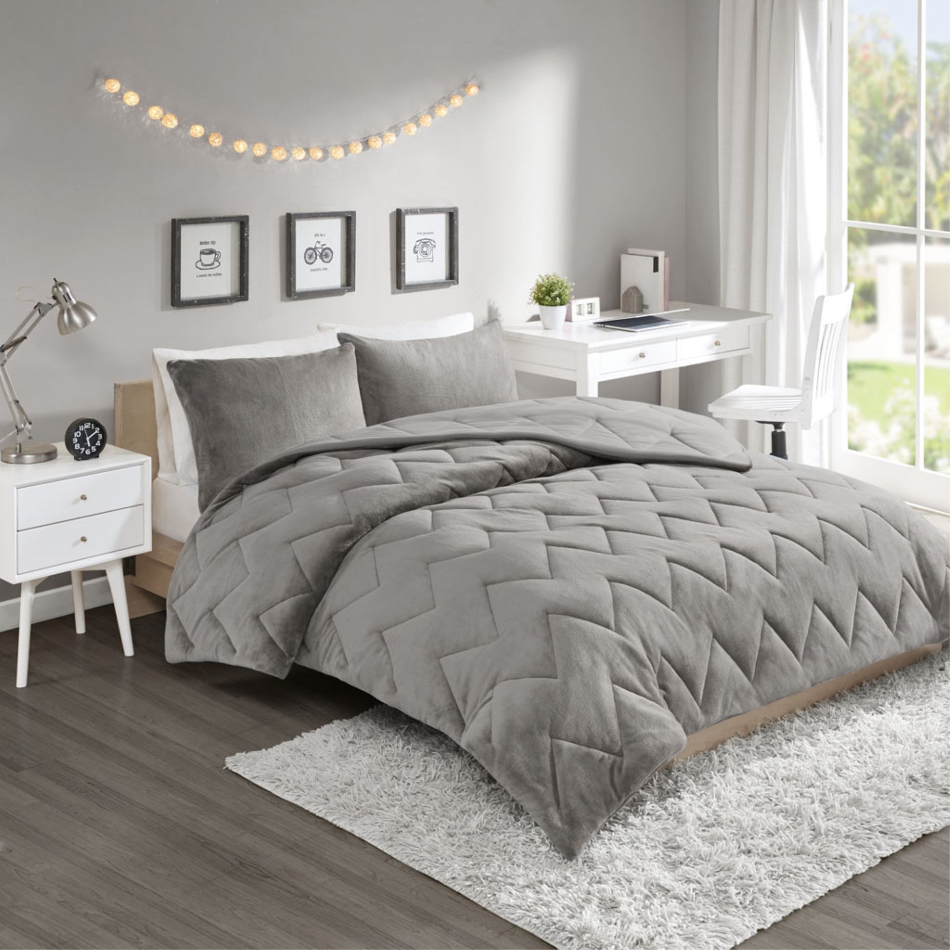 CasaFoyer Quilted Reversible Comforter Mini Set - Solid Grey Color - Stylish & Comfortable - Zipper Closures - Reversible Design - Ultra-Soft Microfiber - OEKO-TEX Certified - Includes Comforter & Shams