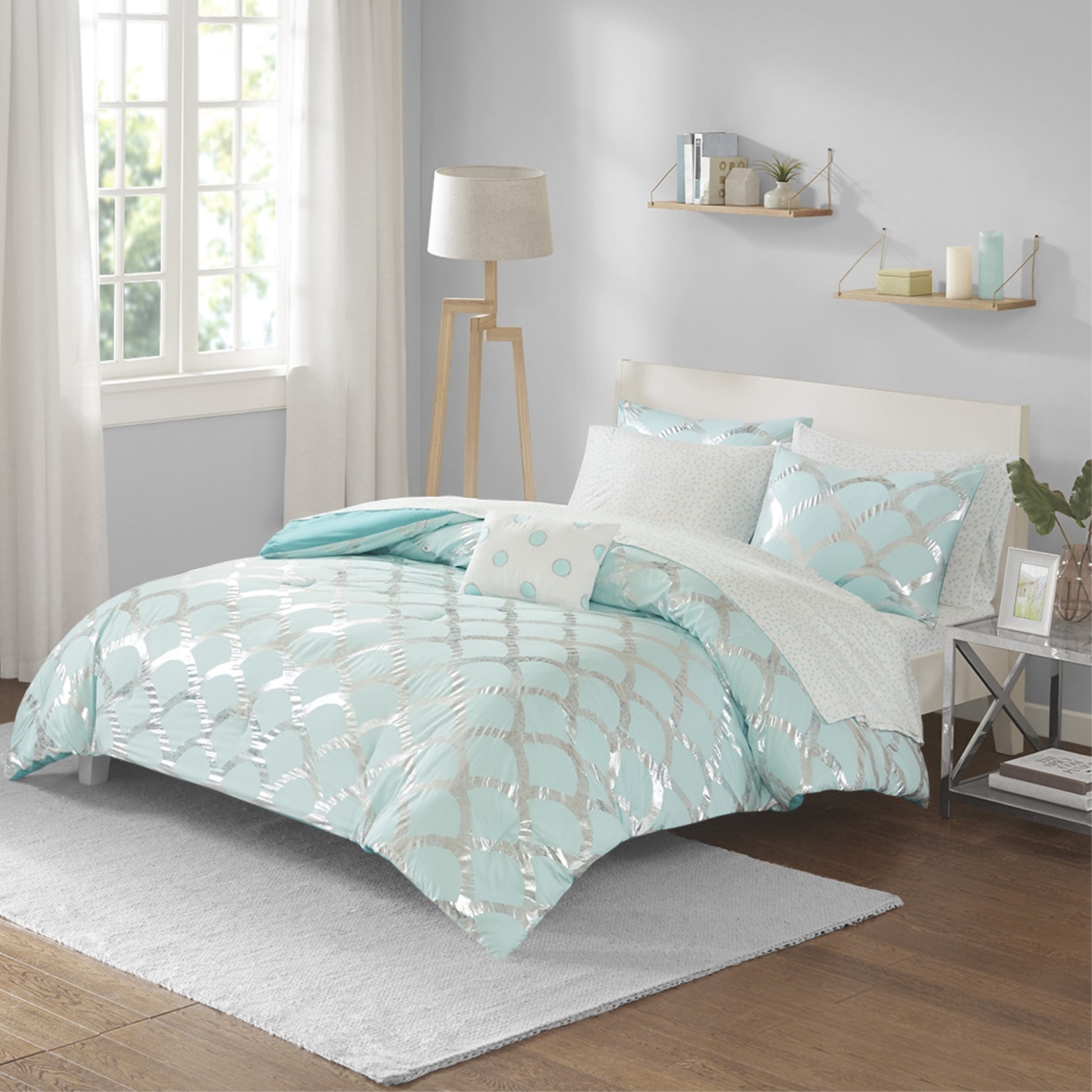CasaFoyer Metallic Comforter Set with Bed Sheets - Aqua Comforter with Silver Metallic Scallop Print - Includes Shams and Decorative Pillow - Ultra-Soft Microfiber - Machine Washable - Antimicrobial Treatment - Modern and Stylish Bedroom Upgrade
