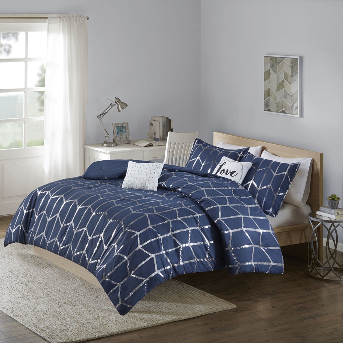 CasaFoyer CasaFoyer's Metallic Printed Comforter Set - Geometric Pattern in Metallic Silver on Deep Navy - Includes 2 Shams and 2 Decorative Pillows - Antimicrobial Treatment - Wrinkle-Free Packaging