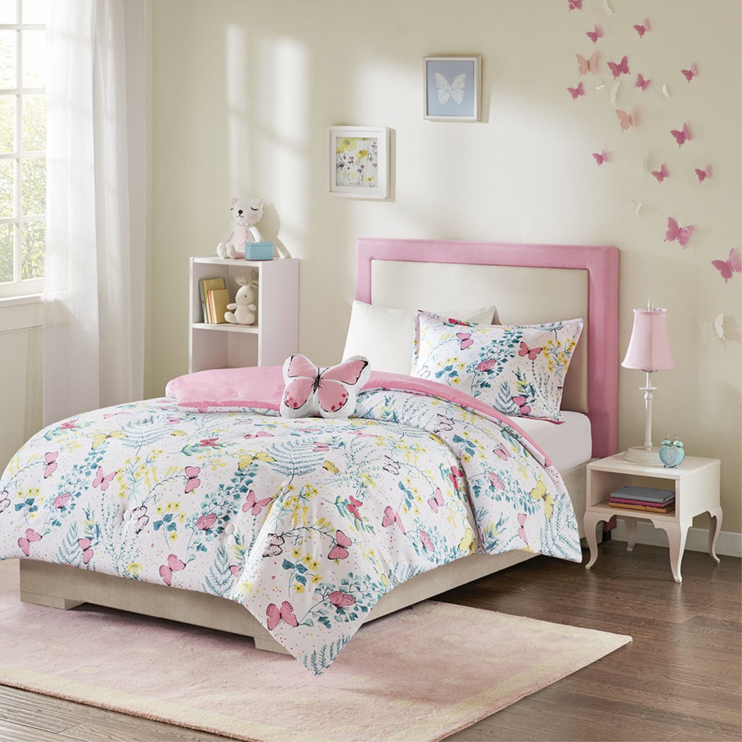 CasaFoyer Printed Butterfly Comforter Set - Delightful and Captivating Bedding for Kids with Vibrant Colors, Hypoallergenic Fill, and Antimicrobial Treatment - Machine Washable and Adorable Butterfly Design