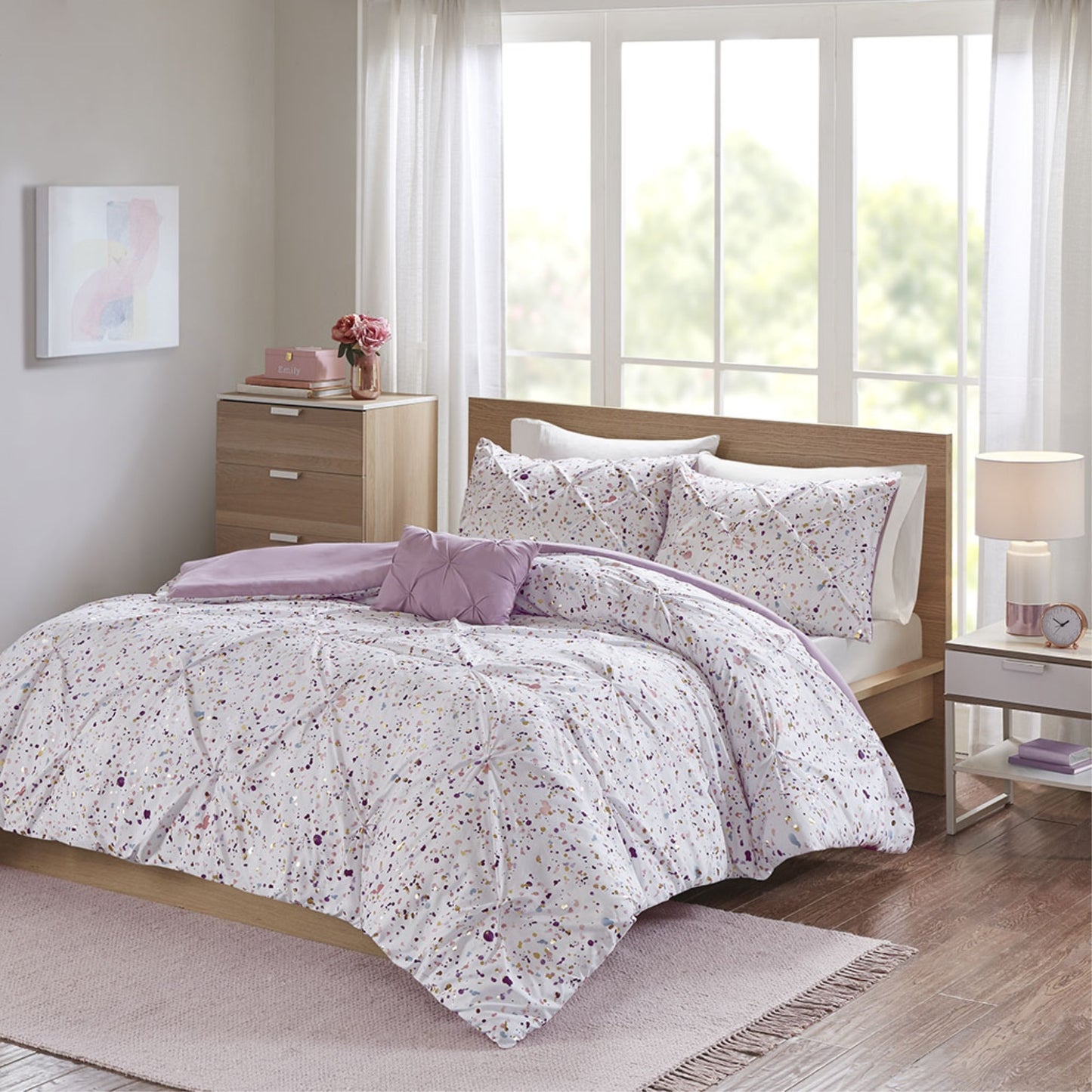 CasaFoyer Metallic Plum Duvet Cover Set - Glamorous and Stylish Bedding with Vibrant Metallic Print and Chic Pintucking - Includes Shams and Decorative Pillow - Machine Washable and Antimicrobial - Button Closure and Corner Ties - Wrinkle-Free Packaging
