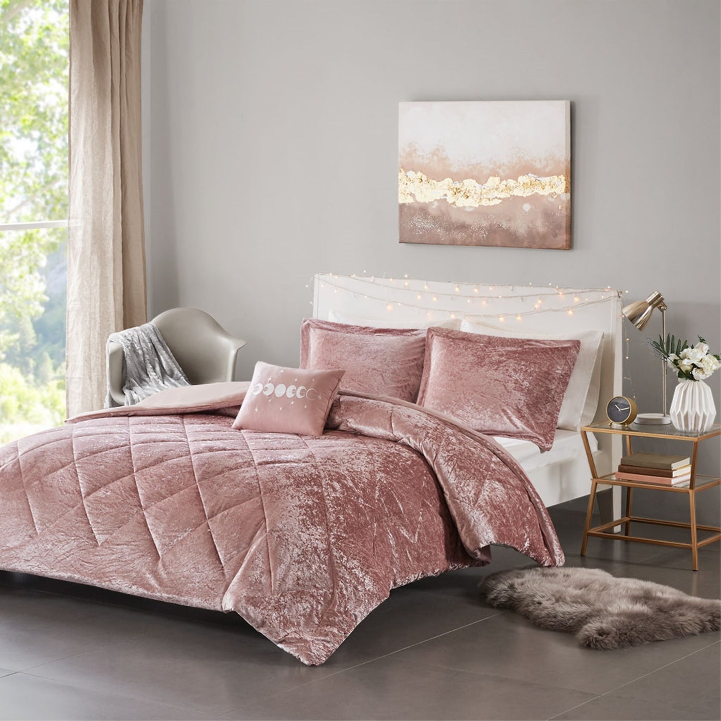 CasaFoyer 3 Piece Velvet Duvet Cover Set - Luxurious Blush Crushed Velvet - Quilted Diamond Top - Coordinating Shams - Machine Washable - Soft and Comfortable - Button Closures - Corner Ties - Elegant Bedroom Decor