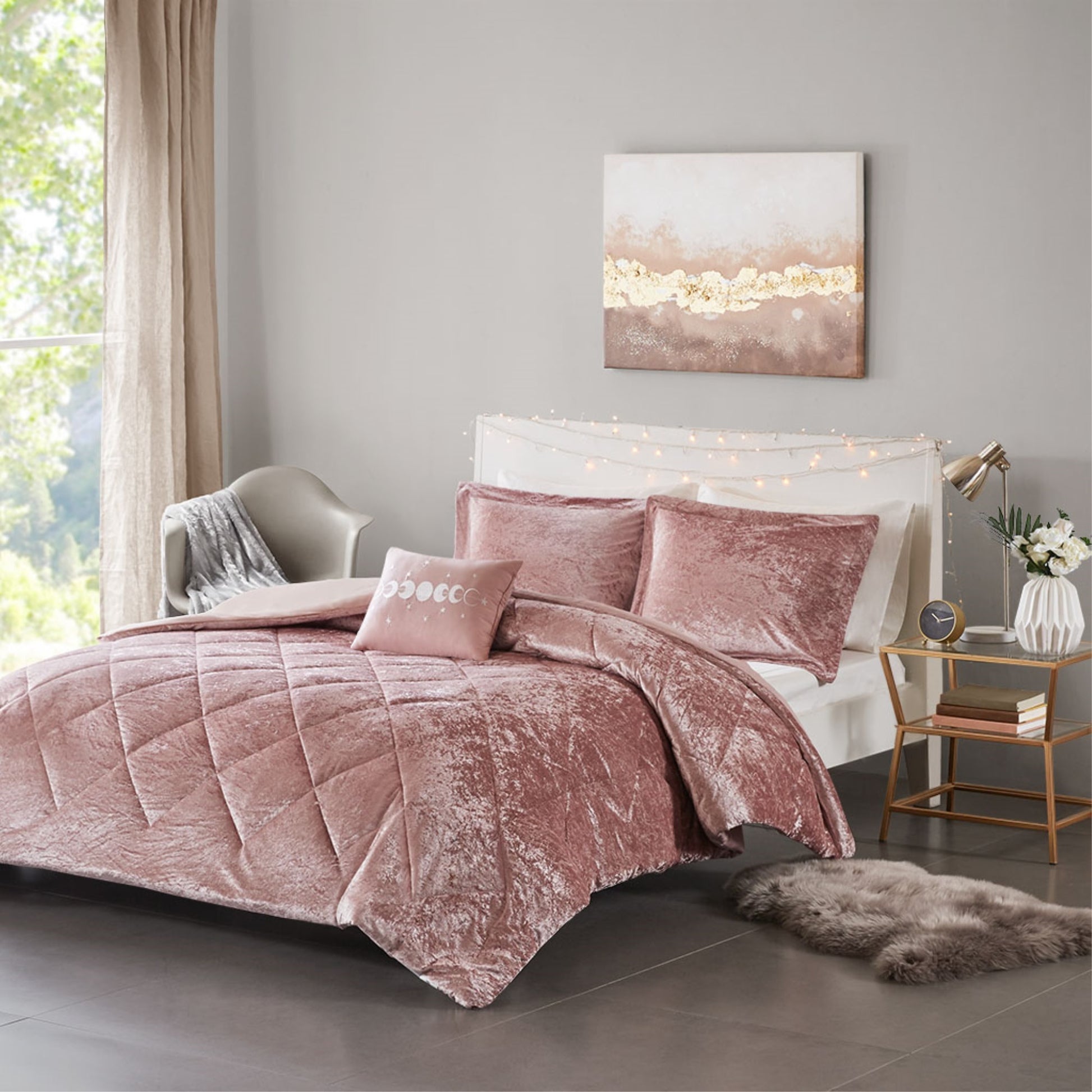 CasaFoyer 3 Piece Velvet Duvet Cover Set - Luxurious Blush Crushed Velvet - Quilted Diamond Top - Coordinating Shams - Machine Washable - Soft and Comfortable - Button Closures - Corner Ties - Elegant Bedroom Decor