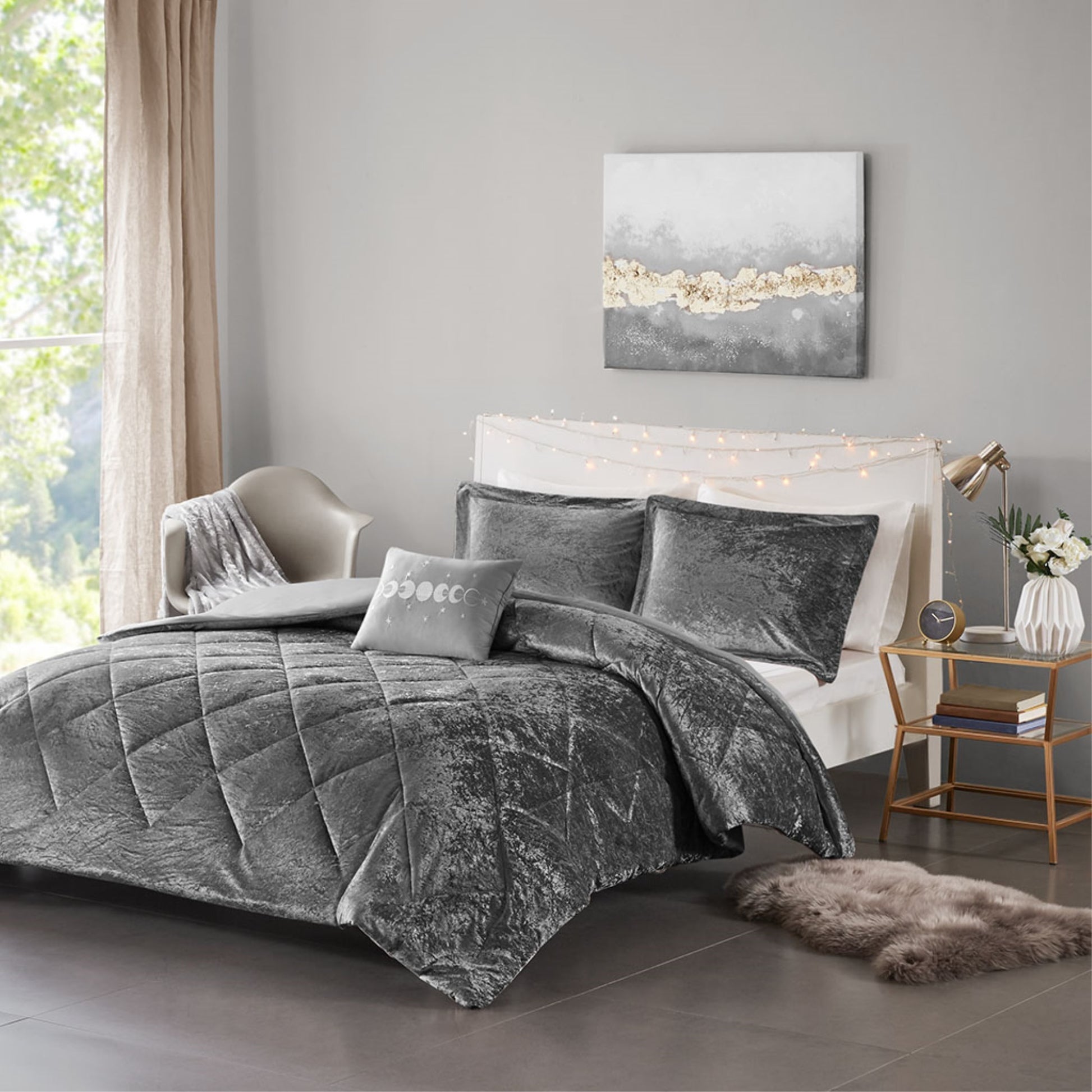 CasaFoyer 4 Piece Velvet Duvet Cover Set - Luxurious and Comfortable Grey Quilted Diamond Top - Includes Shams and Decorative Pillow - Machine Washable - Button Closures - Corner Ties - Opulent Bedroom Ensemble